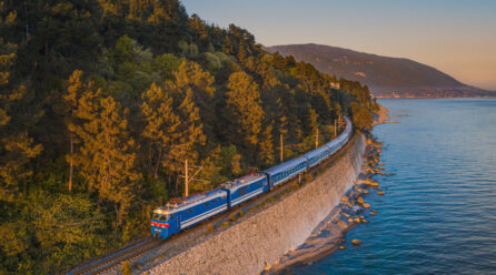 В Абхазию начал курсировать туристический ретропоезд «Сочи» по маршруту Туапсе-Сочи-Гагра и обратно